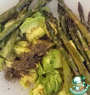 Летний салатик из спаржи, авокадо и яиц Летний салатик из спаржи, авокадо и яиц