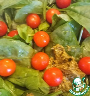 Омлет со шпинатом, песто и маслинами Омлет со шпинатом, песто и маслинами