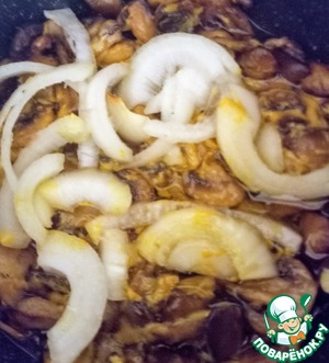 Сочные шампиньоны, маринованные с ароматными овощами Сочные шампиньоны, маринованные с ароматными овощами