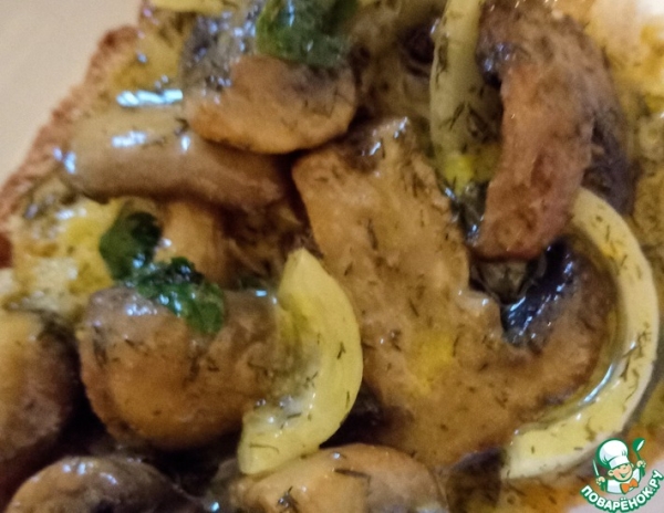 Сочные шампиньоны, маринованные с ароматными овощами Сочные шампиньоны, маринованные с ароматными овощами