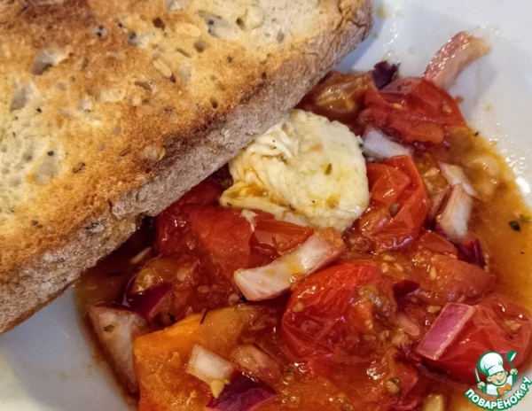 Теплый салат из помидоров, моцареллы и орегано Теплый салат из помидоров, моцареллы и орегано