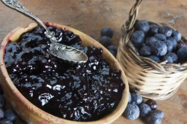 Варенье из голубики с медом и ромом