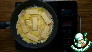 Картофельная запеканка с сыром на сковороде