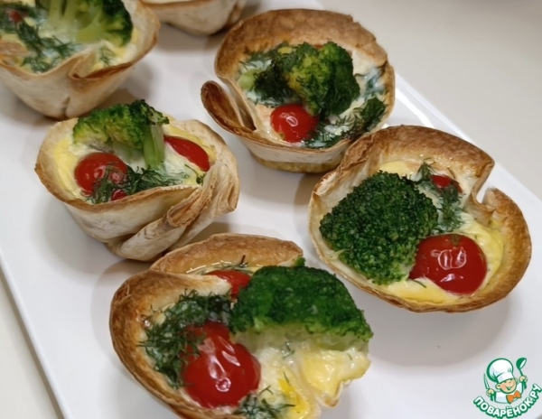 Корзинки из лаваша с брокколи и красной рыбой Корзинки из лаваша с брокколи и красной рыбой