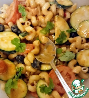 Сливочный и острый салат из пасты Сливочный и острый салат из пасты