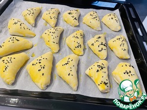 Мясные слоено-дрожжевые пирожки Мясные слоено-дрожжевые пирожки