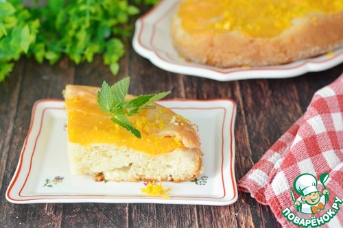 Сочный пирог с консервированными персиками Сочный пирог с консервированными персиками