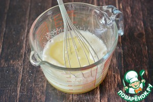 Сочный пирог с консервированными персиками Сочный пирог с консервированными персиками