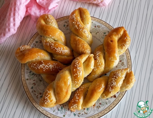 Пирожки с мясом в духовке в виде жгутиков Пирожки с мясом в духовке в виде жгутиков