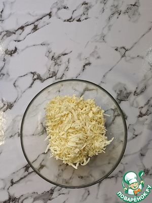 Отрывной пирог "Хризантема" с сыром и зеленью