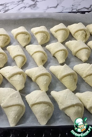 Творожные рогалики с курагой Творожные рогалики с курагой