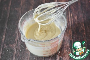 Сочный пирог с консервированными персиками Сочный пирог с консервированными персиками