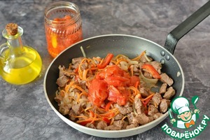 Гуляш из говядины со сладким перцем