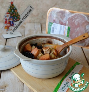 Индейка, томлёная с айвой и черносливом Индейка, томлёная с айвой и черносливом