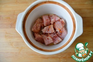 Индейка, томлёная с айвой и черносливом Индейка, томлёная с айвой и черносливом