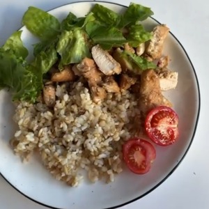 Курочка с конжаковым рисом "Обед для похудения" Курочка с конжаковым рисом "Обед для похудения"