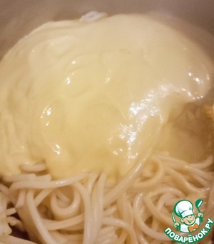 Макароны с сыром и чесночно-петрушечным соусом Макароны с сыром и чесночно-петрушечным соусом