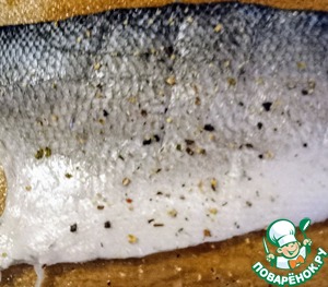 Морской окунь под сливочно-лимонно-чесночным соусом Морской окунь под сливочно-лимонно-чесночным соусом