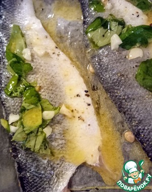 Морской окунь под сливочно-лимонно-чесночным соусом Морской окунь под сливочно-лимонно-чесночным соусом