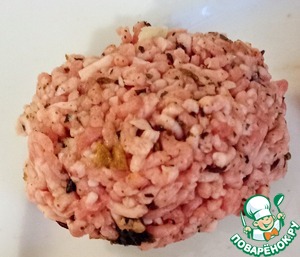 Острые гамбургеры из баранины с лимонным йогуртом Острые гамбургеры из баранины с лимонным йогуртом