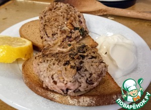 Острые гамбургеры из баранины с лимонным йогуртом Острые гамбургеры из баранины с лимонным йогуртом