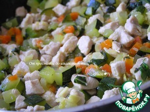 Рагу из курицы с цукини, базиликом