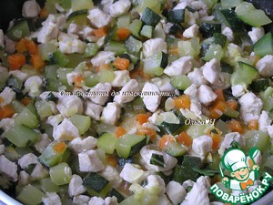 Рагу из курицы с цукини, базиликом