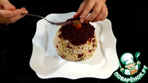 Салат "Гранат" с курицей и грибами Салат "Гранат" с курицей и грибами