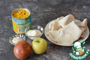 Салат с кальмарами, яблоком и кукурузой Салат с кальмарами, яблоком и кукурузой