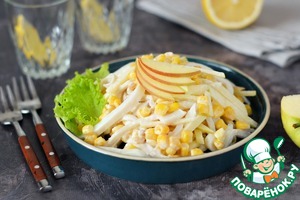 Салат с кальмарами, яблоком и кукурузой Салат с кальмарами, яблоком и кукурузой