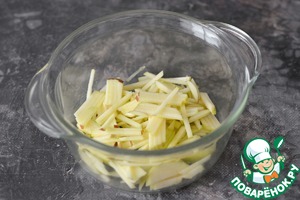 Салат с кальмарами, яблоком и кукурузой Салат с кальмарами, яблоком и кукурузой