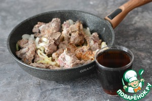 Свиное рагу, томлёное в тёмном пиве