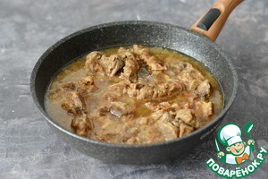 Свиное рагу, томлёное в тёмном пиве