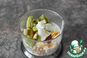 Взбитый творог с кешью и киви Взбитый творог с кешью и киви