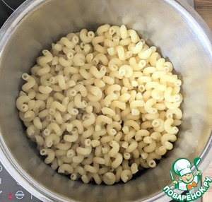 Запеканка с лососем и рожками