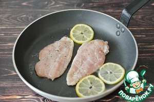 Жареное куриное филе с лимоном Жареное куриное филе с лимоном