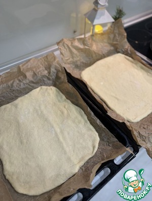 Пицца с ветчиной и сосисками из мяса индейки Пицца с ветчиной и сосисками из мяса индейки