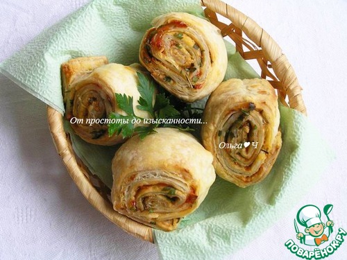 Томатно-чесночные слоеные булочки Томатно-чесночные слоеные булочки