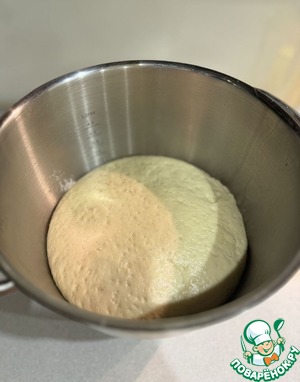 Пицца с ветчиной и сосисками из мяса индейки Пицца с ветчиной и сосисками из мяса индейки