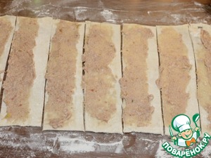 Змейки из слоеного теста с начинкой Змейки из слоеного теста с начинкой