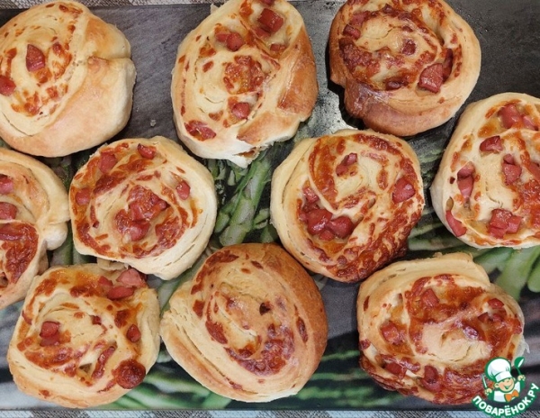 Пирог улитка с сыром и колбасой Пирог улитка с сыром и колбасой