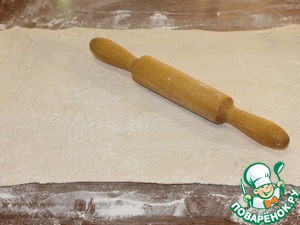 Змейки из слоеного теста с начинкой Змейки из слоеного теста с начинкой