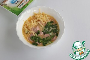 Багет запеченный с яйцом и сосисками Багет запеченный с яйцом и сосисками