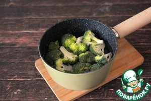 Брокколи с сырным соусом