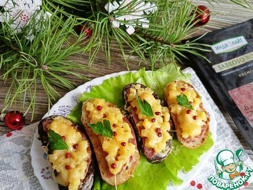 Бутерброды с сыровяленой индейкой и ананасом Бутерброды с сыровяленой индейкой и ананасом