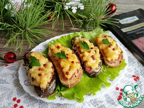 Бутерброды с сыровяленой индейкой и ананасом Бутерброды с сыровяленой индейкой и ананасом