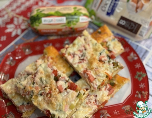 Пицца с ветчиной и сосисками из мяса индейки Пицца с ветчиной и сосисками из мяса индейки