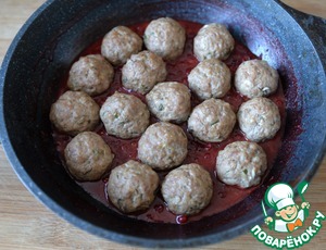 Фрикадельки из индейки в брусничном соусе Фрикадельки из индейки в брусничном соусе
