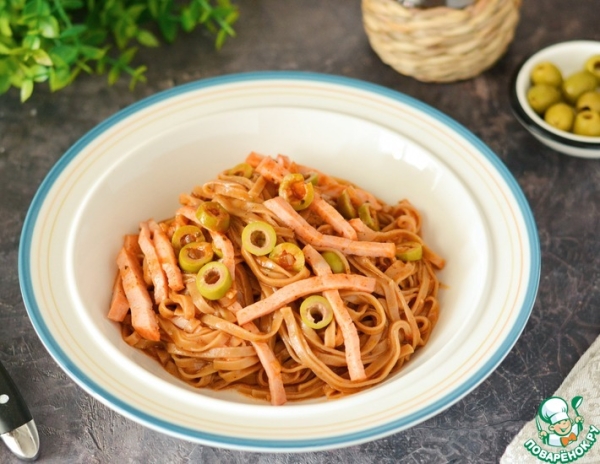 Гречневая лапша в пикантном томатном соусе Гречневая лапша в пикантном томатном соусе