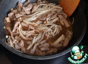 Индейка с грибами эноки Индейка с грибами эноки